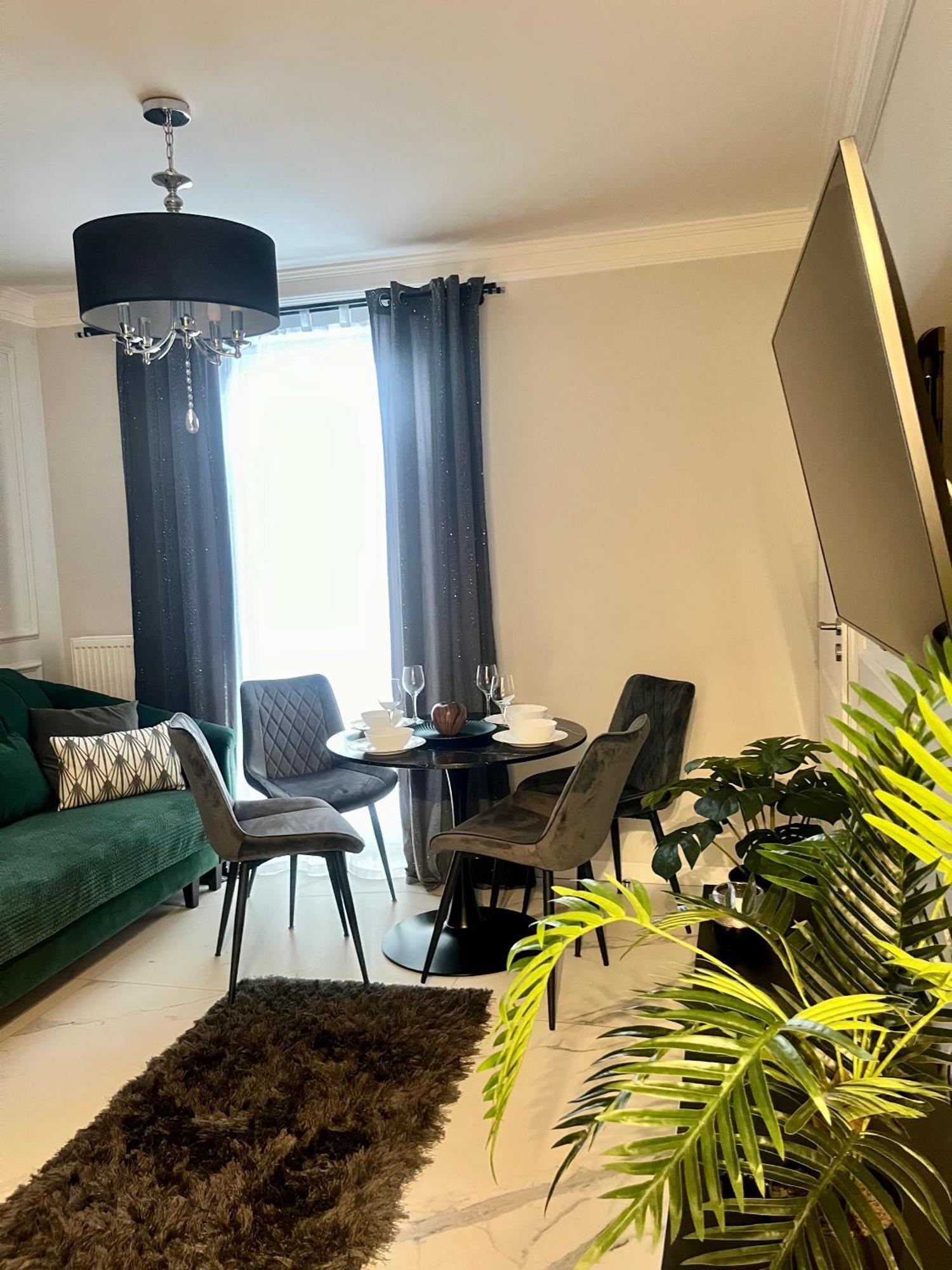 Apartment Kielce- Szmaragd Przy Zalew Kielecki, Faktura, Parking, Centrum *